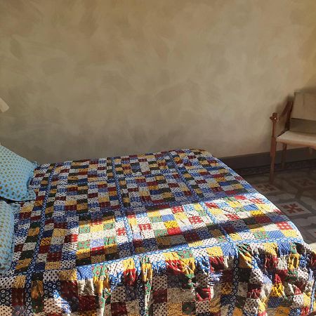 Manoir En Crau Hotel Arles Buitenkant foto