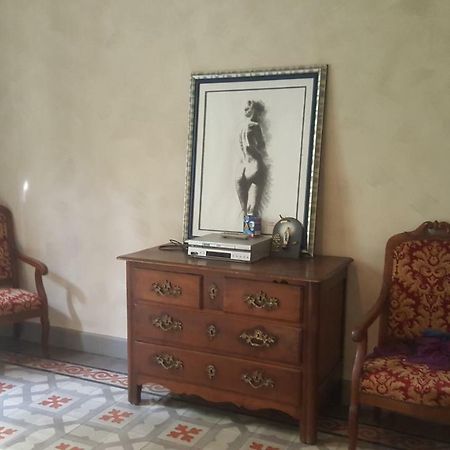 Manoir En Crau Hotel Arles Buitenkant foto