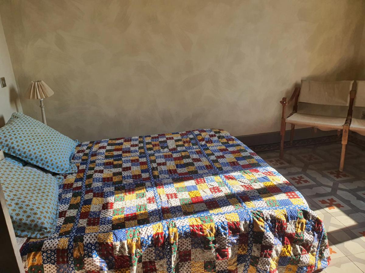 Manoir En Crau Hotel Arles Buitenkant foto