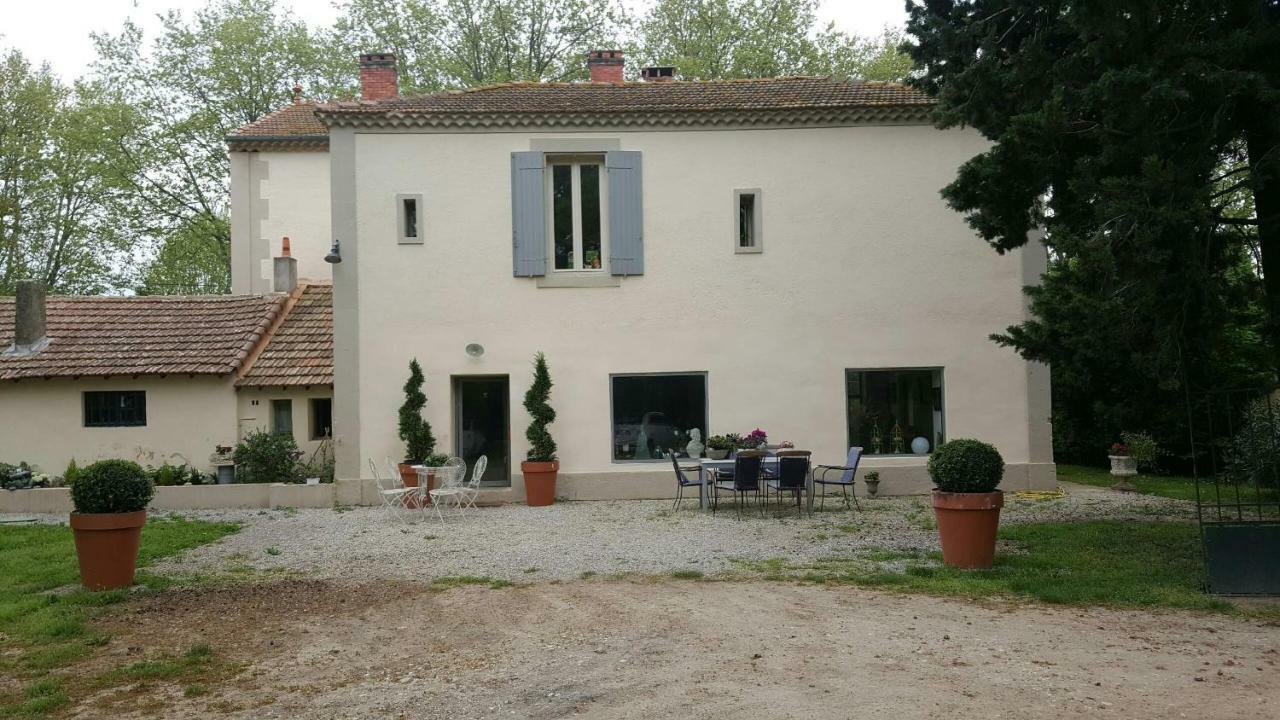 Manoir En Crau Hotel Arles Buitenkant foto